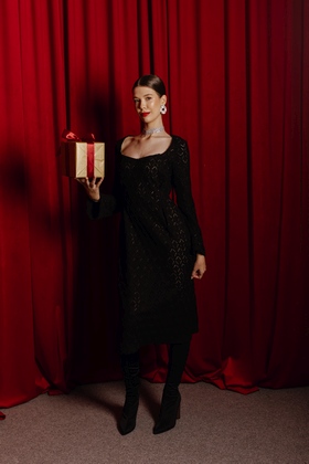 HOLIDAY 2026 photo 5